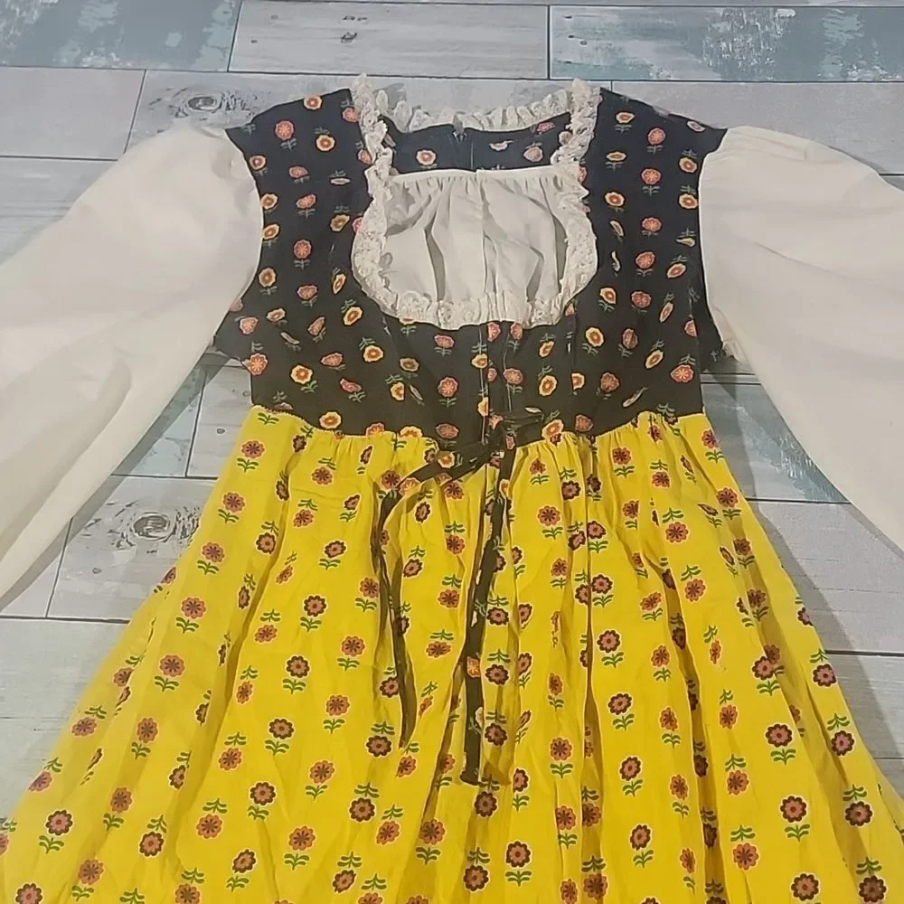 HOMEMADE Girls Vintage Floral Floor Length Dress Super Vute Yellow, Cream n Navy